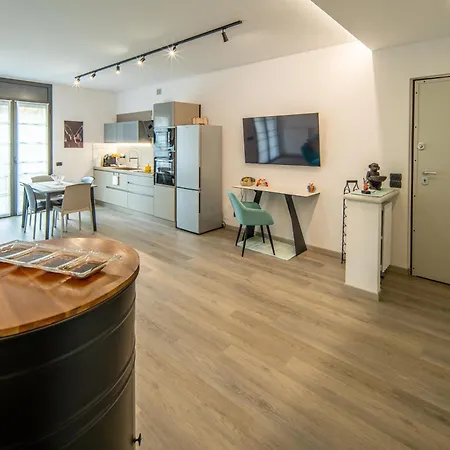 公寓 Locazione Turistica L'aurora 阿尔巴