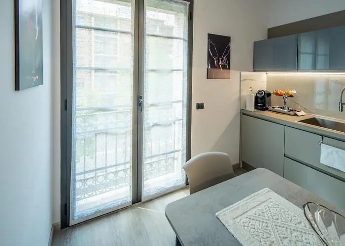 Locazione Turistica L'aurora 아파트 알바